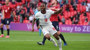 Raheem Sterling, Chelsea player who could sign with a Premier League team.