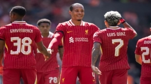 Liverpool wants to sign a star player from their eternal rival.