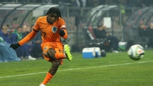 Battle on two fronts for the signing of Jeremie Frimpong
