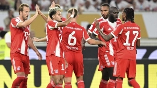 <p>Bayern Munich is pursuing two top signings for its attack</p>