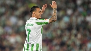 Antony celebra un gol con el Real Betis