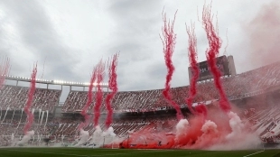 La afición de River Plate recibe al equipo