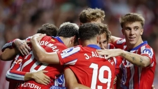The players of Atlético de Madrid celebrate a goal.