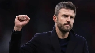 Manchester United is preparing 170M to close 2 signings.