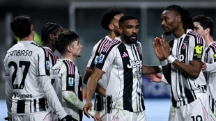 <p>The players of Juventus Turin celebrate a goal</p>