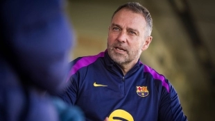 Barcelona will sign a left-footed center-back in the summer: Flick's 2 candidates.