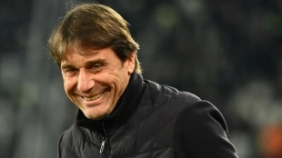 The Partenopei are looking for a new coach in case Conte leaves / BBC