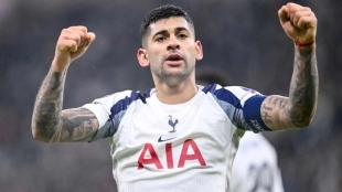 Cuti Romero celebrates a goal for Tottenham.