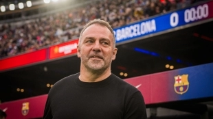 Hansi Flick asks for a key signing