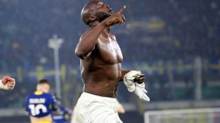 Romelu Lukaku celebrates a goal