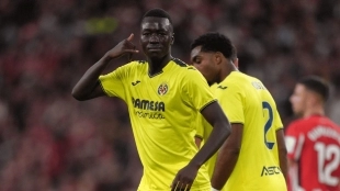 <p>Pape Gueye celebrates a goal scored with Villarreal</p>